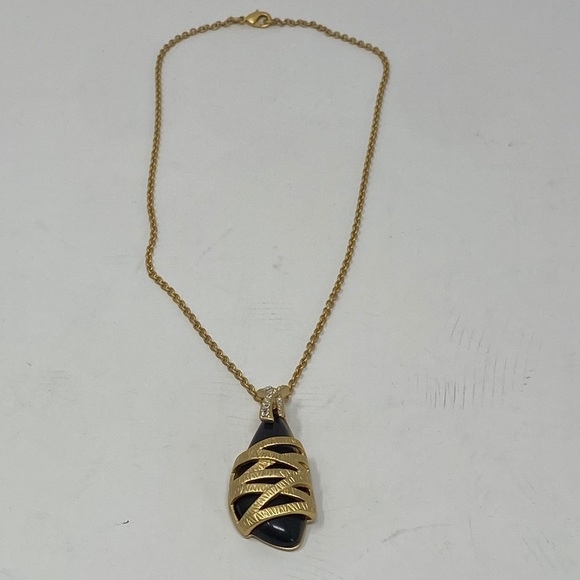 Stunning Black & Gold Pendant Necklace - Picture 4 of 7